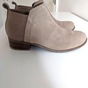 TOMS Deia Suede Ankle Bootie Size 6